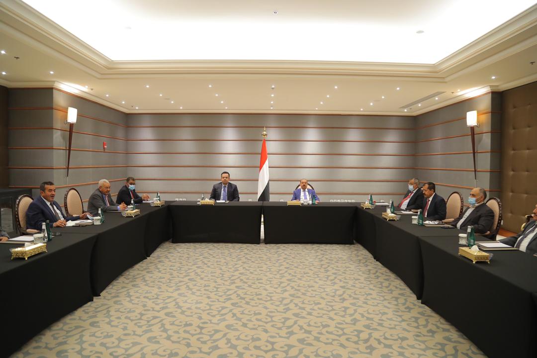 هيئة رئاسة مجلس النواب تعقد اجتماعاً مع رئيس الوزراء المكلف