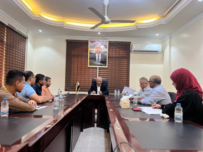 وزير المياه والبيئة يبحث مع "كير" تعزيز التعاون في مجال بناء القدرات والتدريب
