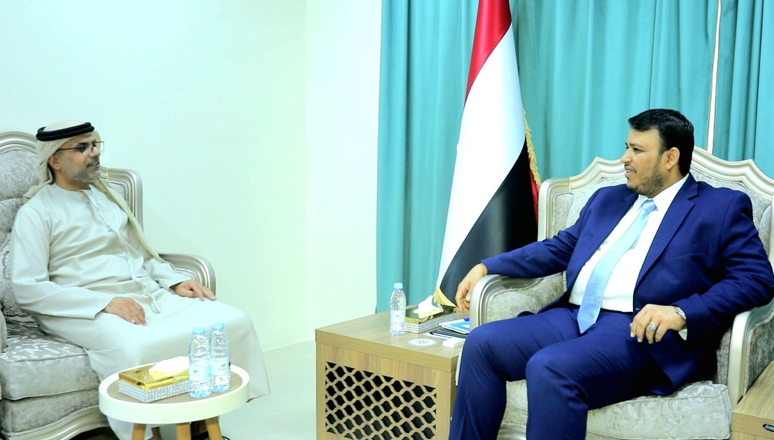 عضو المجلس الرئاسي د.عبدالله العليمي يرحب بجهود ودعم الأشقاء في دولة الإمارات العربية المتحدة