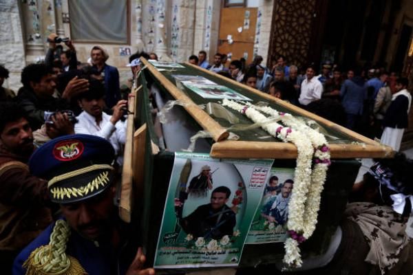 مليشيا الحوثي تشيع 7 من قتلاها في أقل من 12 ساعة (أسماء)