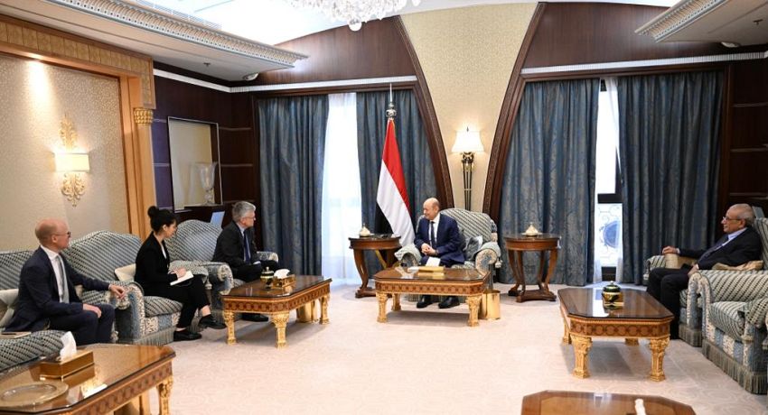 الرئيس رشاد العليمي يؤكد اهمية الدور الاوروبي لتحقيق السلام في اليمن