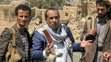 الصراعات الحوثية تشتعل.. رجل الفضائح بدلًا عن محمد علي الحوثي