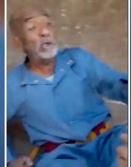 بالرغم من مصرع ابنه وهو يقاتل في صفوفهم.. مليشيا الحوثي تعتدي على رجل مٌسن بوحشية وسط منزله في صنعاء