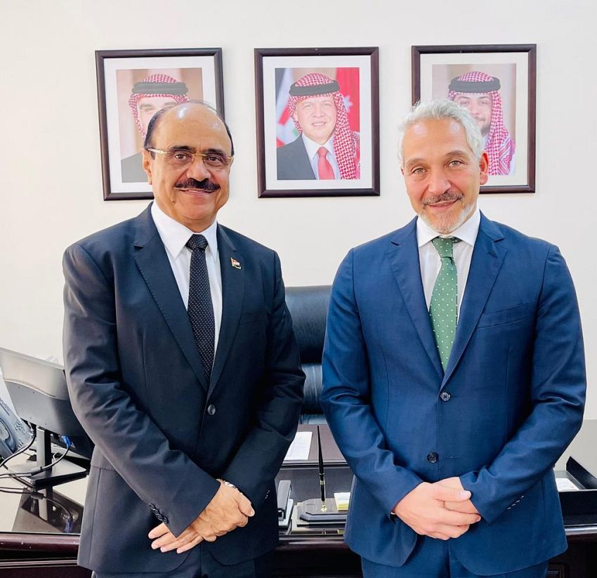 السفير العمراني يبحث مع مسؤول اردني العلاقات الثنائية بين البلدين