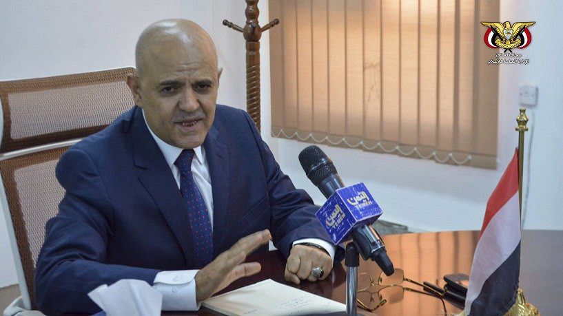 محافظ تعز: المبادرة الاستعراضية الغامضة للمليشيات الحوثية هي مناورة جديدة لتبرير استهداف المدينة