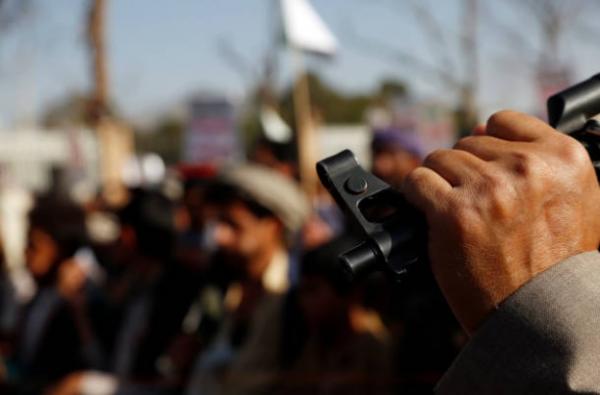 اشتباكات عنيفة داخلية بين مسلحين موالين لمليشيات الحوثي في مخادر إب