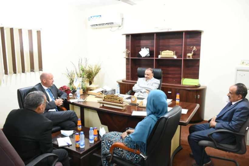 وزير النقل يبحث مع الممثل المقيم للبرنامج الإنمائي للأمم المتحدة اليات التنسيق المشترك بين الجانبين