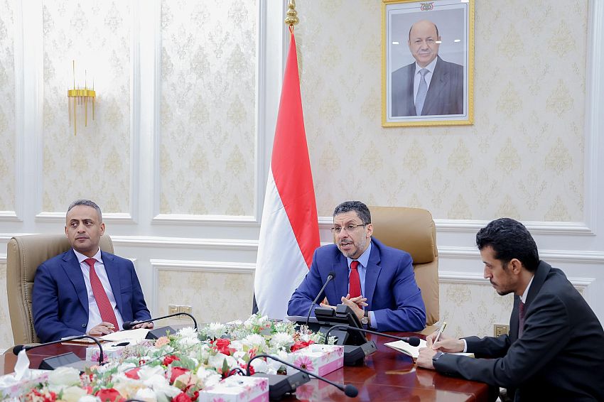 رئيس الوزراء يترأس الاجتماع الدوري للسفراء اليمنيين في الدول العربية والأجنبية