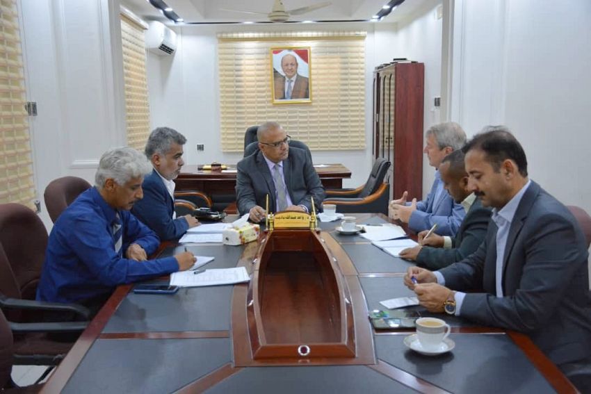 وزير التخطيط يبحث مع ممثل اليونيسيف مشروع الحوالات النقدية وخطة الاستجابة الإنسانية