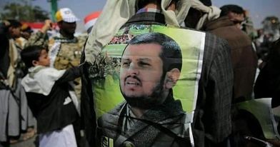 قيادي حوثي سابق يكشف عن تداعيات خطيرة لتصنيف المليشيا جماعة إرهابية ويوجه رسالة ساخرة لـ عبدالملك الحوثي