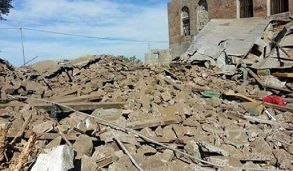 مليشيا الحوثي تفجّر منزل مواطن رفض الاستجابة لأوامرهم في عمران