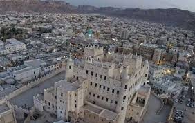 لقاء موسع في سيئون يناقش ضبط الأنشطة المؤثرة على البيئة