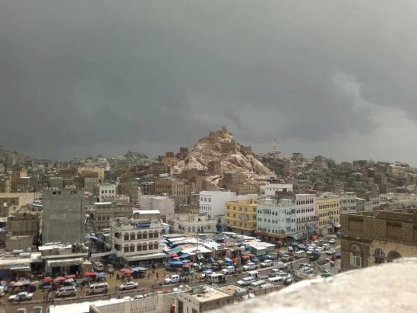 مليشيا الحوثي تقتحم منزل شيخ قبلي في البيضاء وتنهب محتوياته