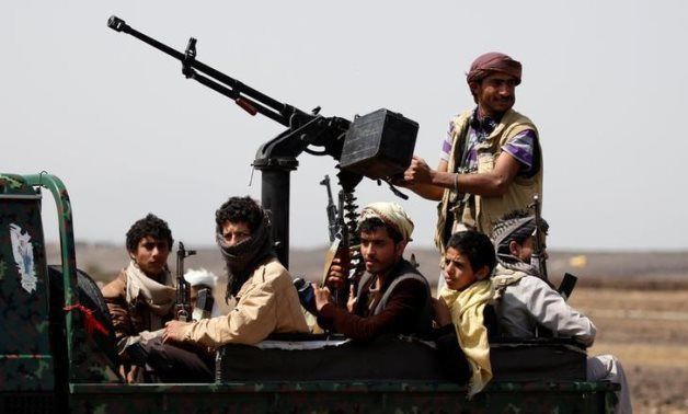مليشيا الحوثي تعتقل مدنيين في عتمة