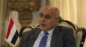 ميليشيا الحوثي تحرق (160) طنا من القمح بتعز والحكومة تندد