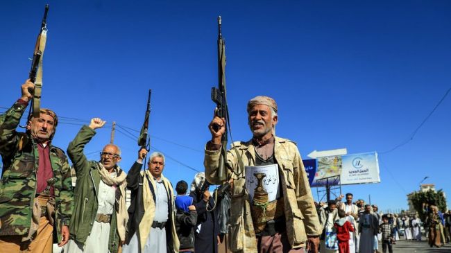 الجبايات تفجر اشتباكات مسلحة بين مليشيا الحوثي