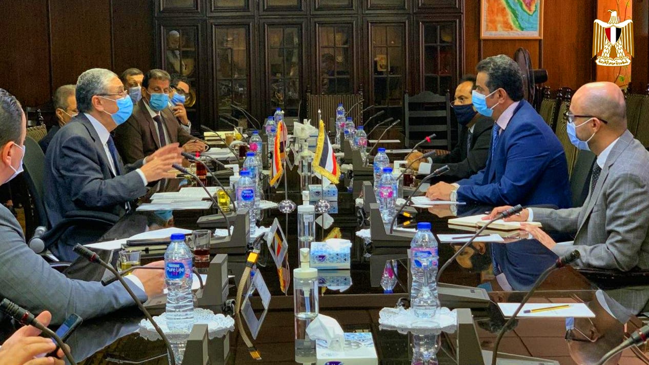 وزير الكهرباء يبحث مع نظيره المصري مجالات التعاون بين البلدين الشقيقين