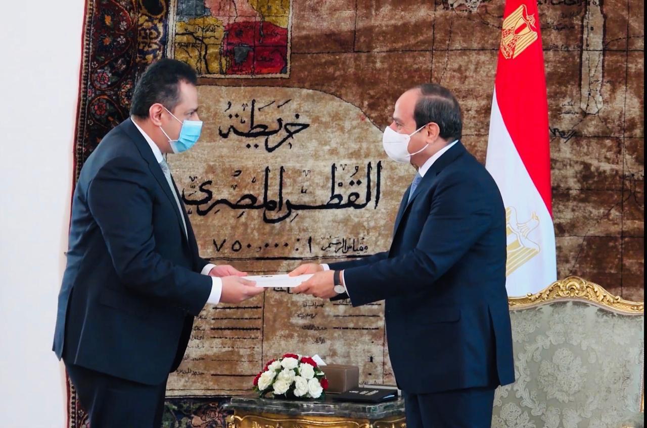 بالصور : مشاهد من إستقبال الرئيس المصري لدولة رئيس الوزراء .. ولقاء الأخير مع أمين عام جامعة الدول العربية 