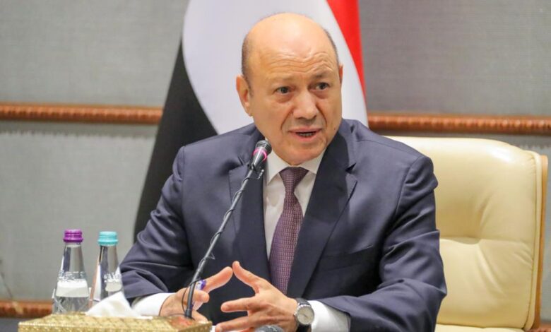 الرئيس العليمي يصل الرياض ويثني على المواقف المشرفة للمملكة