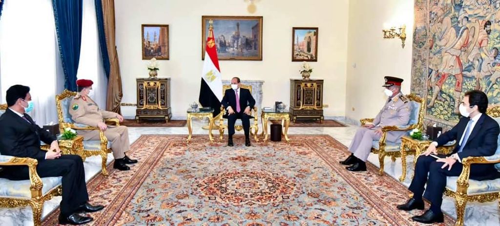 الرئيس المصري يستقبل وزير الدفاع ويجدد التأكيد على دعم بلاده لشرعية ووحدة واستقرار اليمن