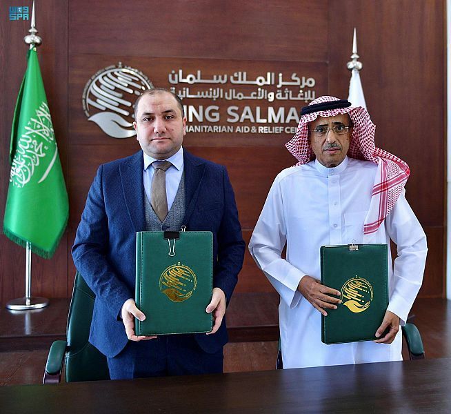 توقّيع اتفاقيتين لتشغيل مراكز الأطراف الصناعية في عدن وسيئون