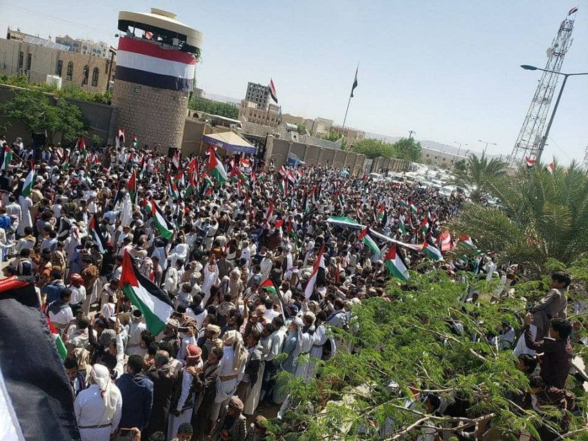 تظاهرات حاشدة في المدن اليمنية تضامناً مع الشعب الفلسطيني ورفضاً لجرائم الإحتلال الإسرائيلي