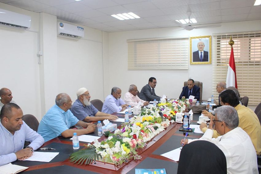 وزير الصناعة يعلن الجاهزية الكاملة لبدء امتحانات المحاسبين القانونيين في عدن