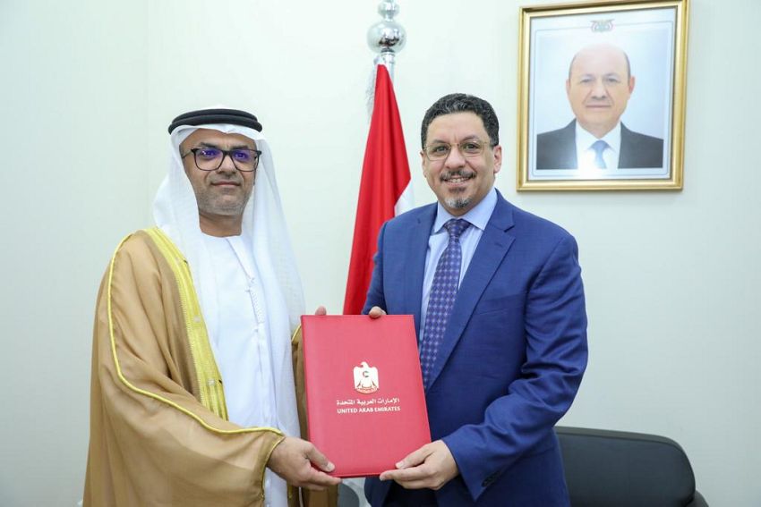 وزير الخارجية يتسلم نسخة من أوراق اعتماد السفير الاماراتي لدى بلادنا