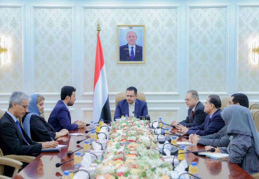 عدن.. رئيس الوزراء يلتقي رئاسة هيئة التشاور والمصالحة 
