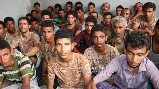 شاهد أسرى الحوثيين في «صرواح» قبل قليل  (صورة)