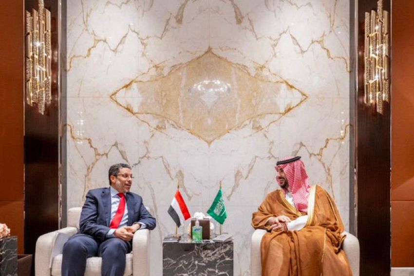 شاهد.. إنفوجرافيك يلخص ما جرى خلال لقاء رئيس الوزراء #8297; مع وزير الدفاع السعودي 
