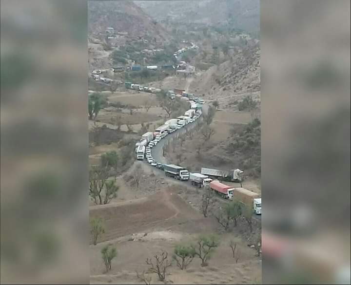 الحوثيون يفجرون جسر "الوطيف" ويقطعون طريق إب قعطبة بشكل نهائي