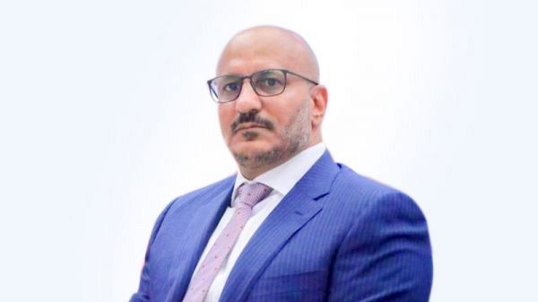 عضو مجلس القيادة الرئاسي طارق صالح يعزي بوفاة الذهب