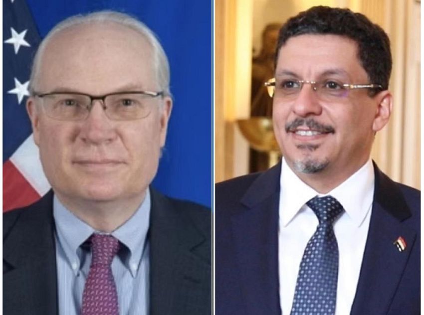 وزير الخارجية يطلع المبعوث الأمريكي على تداعيات الهجمات الإرهابية الحوثية