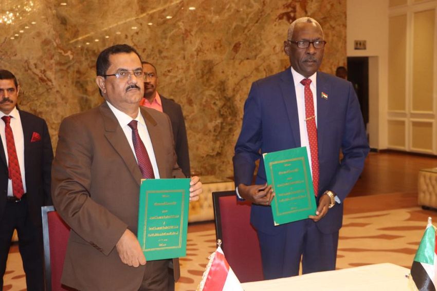 توقيع مذكرة تفاهم بين وزارتي الدفاع اليمنية والسودانية