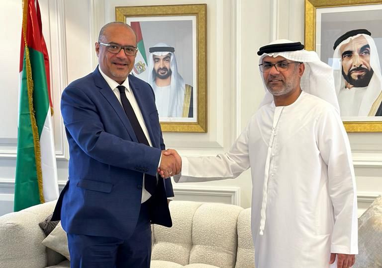 وزير التخطيط يبحث مع السفير الإماراتي تعزيز التعاون الثنائي
