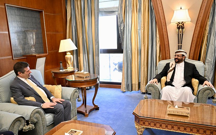 العرادة يناقش مع السفير الأمريكي التحديات الراهنة والتصعيد الحوثي المتواصل