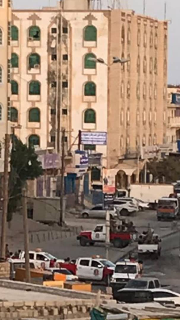 شاهد..القبض على أربعة عناصر إرهابية في محافظة المهرة في عملية مباغتة للشرطة العسكرية