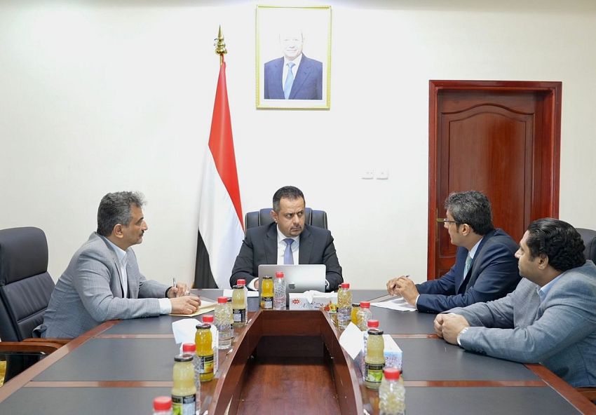رئيس الوزراء يرأس اجتماعا لمناقشة المشاريع والمبادرات التنموية المقرر تقديمها للبرنامج السعوي لتمويلها 