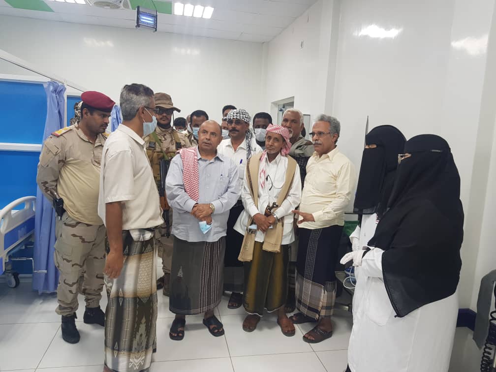 نائب رئيس الوزراء يتفقد مركز علاج الحميات وغرفة الطوارئ بمديرية دوعن 