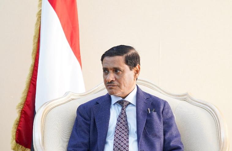 عضو مجلس القيادة الرئاسي البحسني يعزي بوفاة أحمد بانافغ