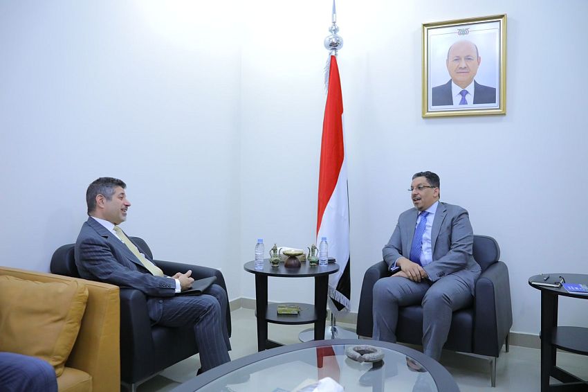 وزير الخارجية يبحث مع السفير الامريكي تطورات الاوضاع في اليمن