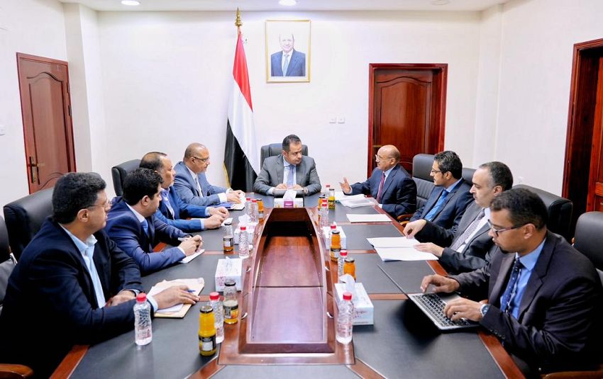 اجتماع برئاسة رئيس الوزراء يقر برنامج الإصلاحات المرتبط بالدعم المعلن من السعودية والامارات