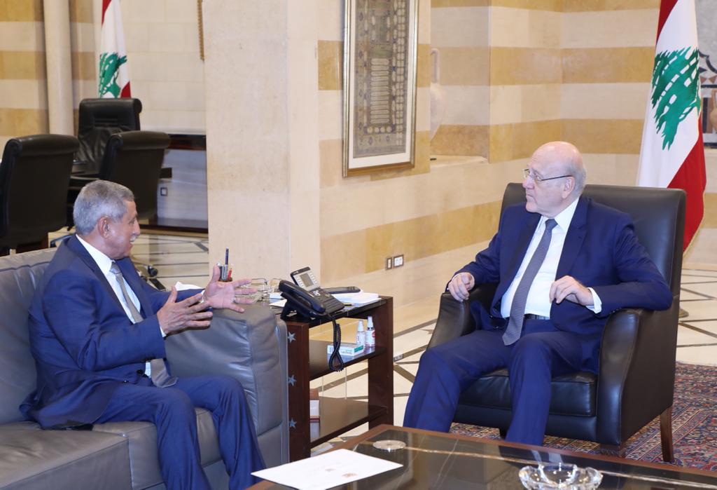 رئيس الوزراء اللبناني يستقبل سفير اليمن في بيروت