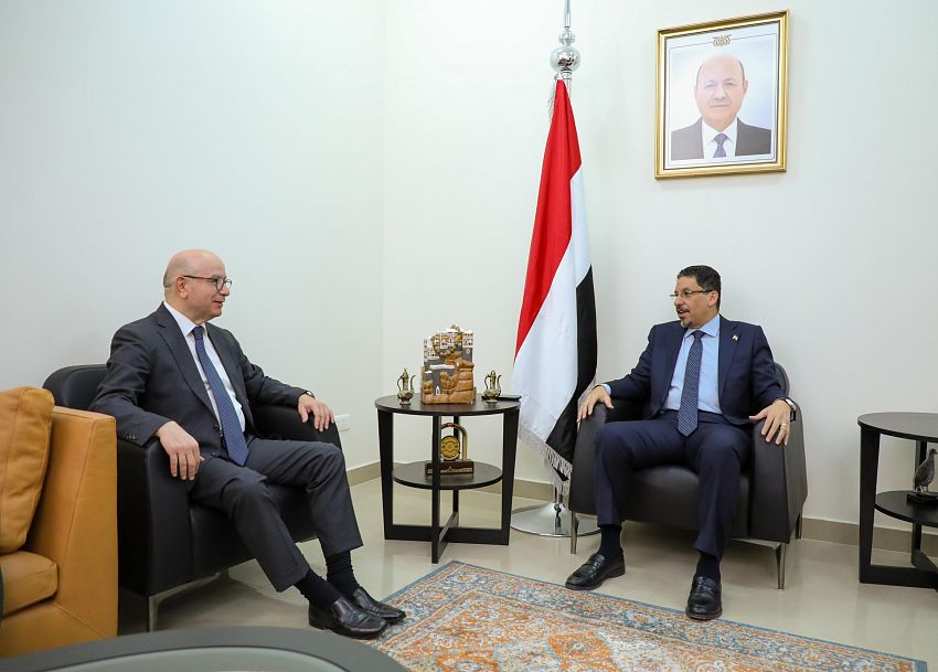 وزير الخارجية يلتقي سفير تركيا لدى اليمن