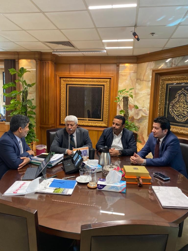 وزير الصحة يبحث مع "الصحة العالمية" الدعم المقدم لليمن