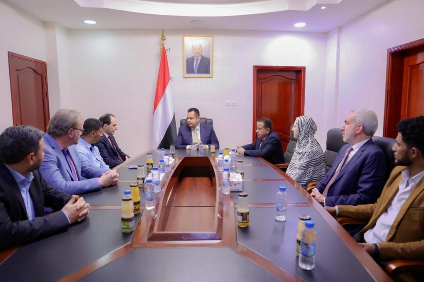 رئيس الوزراء يستقبل رئيس منظمة أطباء بلا حدود ويناقش معه أنشطة المنظمة في اليمن