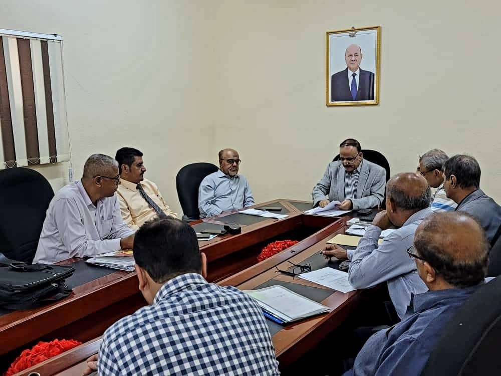 وزير النقل يترأس اجتماعًا لهيئة الطيران والأرصاد ويتفقد أعمال ترميم مبنى الوزارة