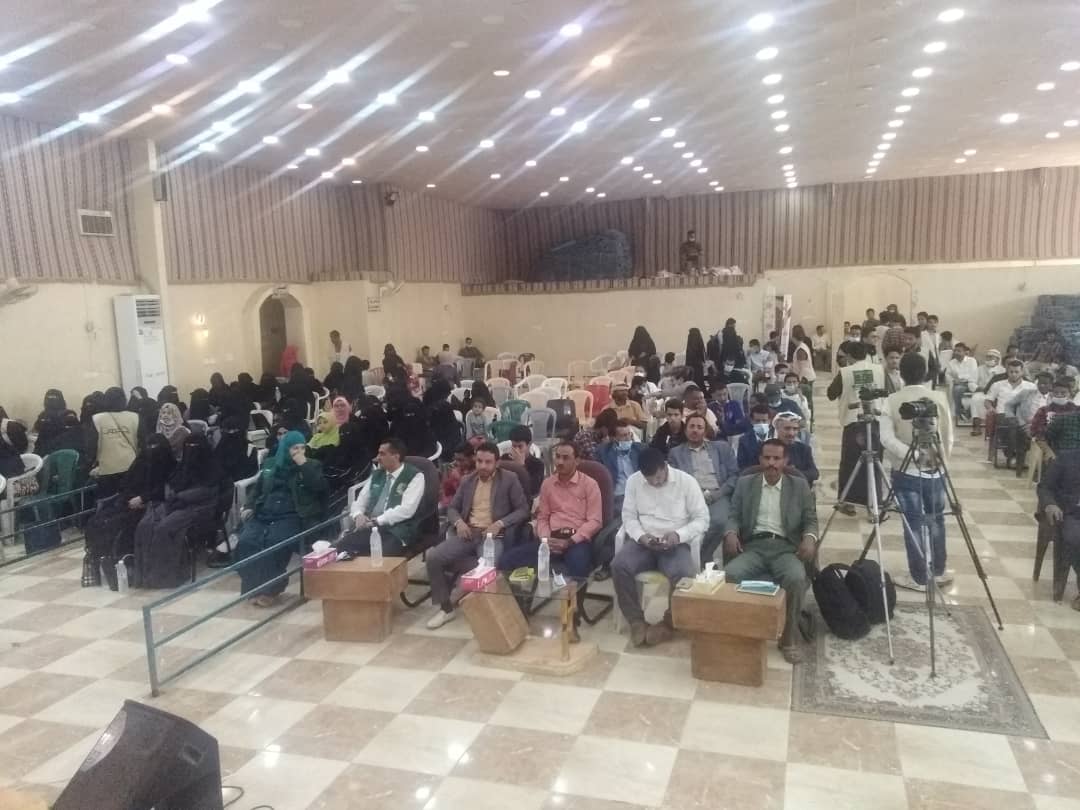 600 شاب وشابة من النازحين والفقراء يستفيدون من مشروع تحسين سبل العيش بمأرب