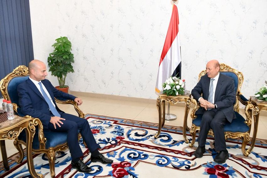 الرئيس العليمي يستقبل السفير الفرنسي لدى بلادنا